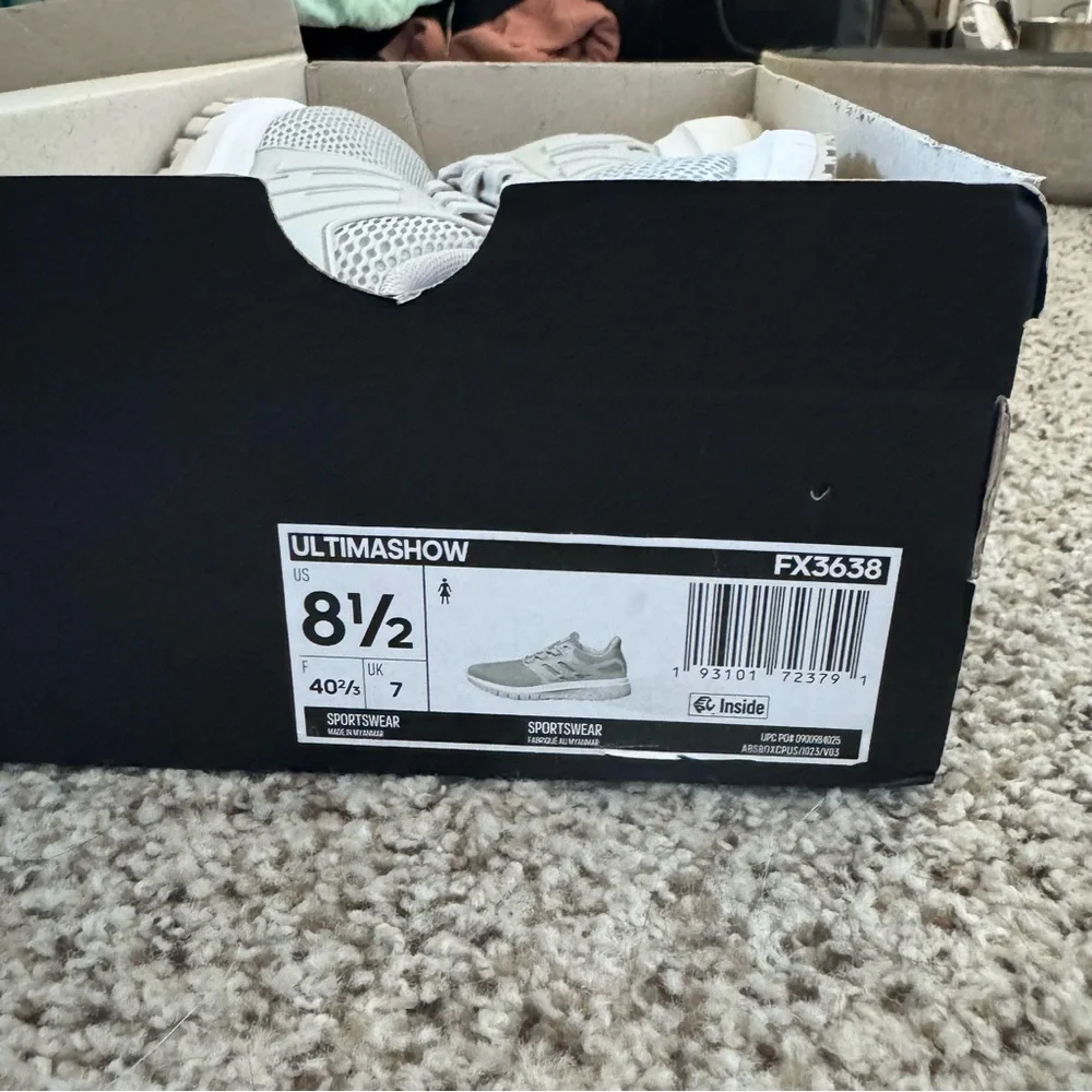 NWT Women’s 8.5 Adidas Ultimashow FX3638 Grey Running Shoes - Picture 6 of 7